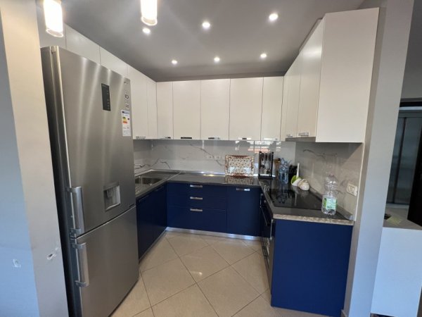 Tirane, jepet me qera apartament 2+1+Ballkon Kati 9, 107 m² 700 € (Panorama)