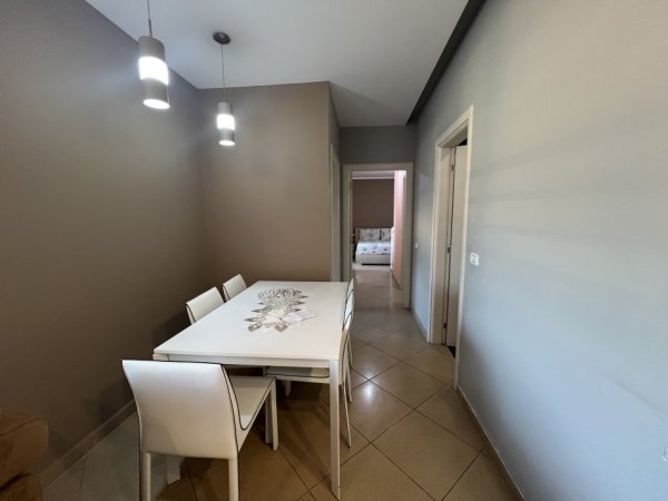 Tirane, jepet me qera apartament 2+1+Ballkon Kati 9, 107 m² 700 € (Panorama)