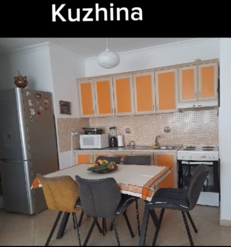Tirane, jepet me qera apartament 3+1+Ballkon Kati 4, 97 m² 400 € (Eqerem Çabej)