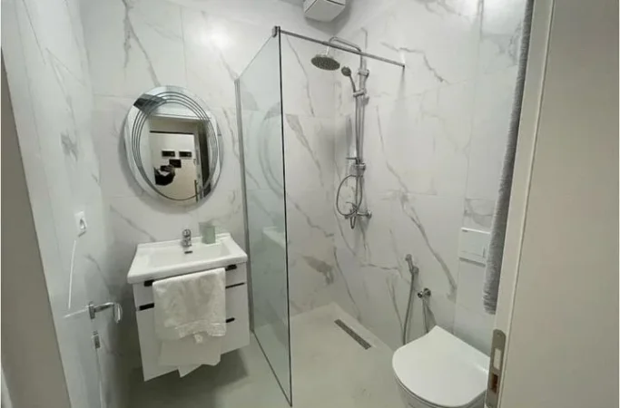 Tirane, jepet me qera garsonier Kati 3, 40 m² 500 € (Ne Qender te Tiranes)