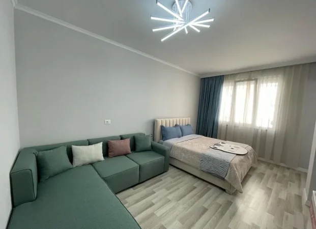 Tirane, jepet me qera garsonier Kati 3, 40 m² 500 € (Qender)
