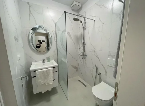Tirane, jepet me qera garsonier 1+1 Kati 3, 40 m² 500 € (Qender)