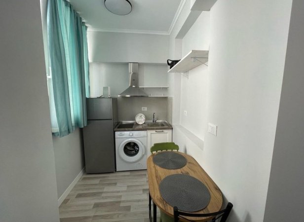 Tirane, jepet me qera garsonier 1+1 Kati 3, 40 m² 500 € (Qender)