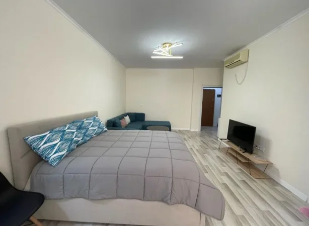 Tirane, jepet me qera garsonier Kati 3, 45 m² 500 € (Ne Qender te Tiranes)