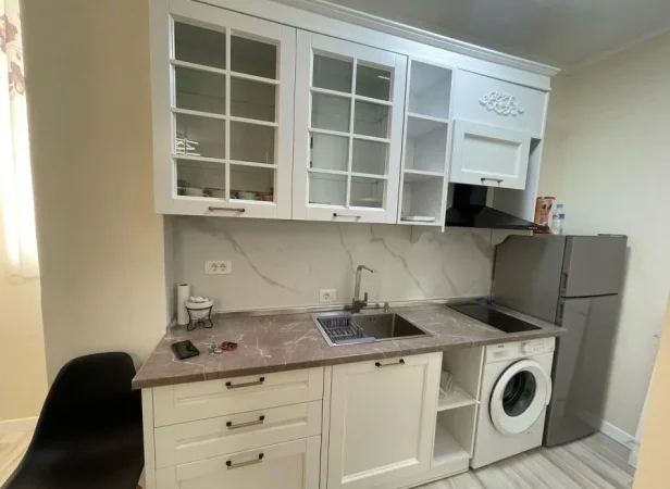 Tirane, jepet me qera garsonier 1+1 Kati 3, 45 m² 500 € (Qender)