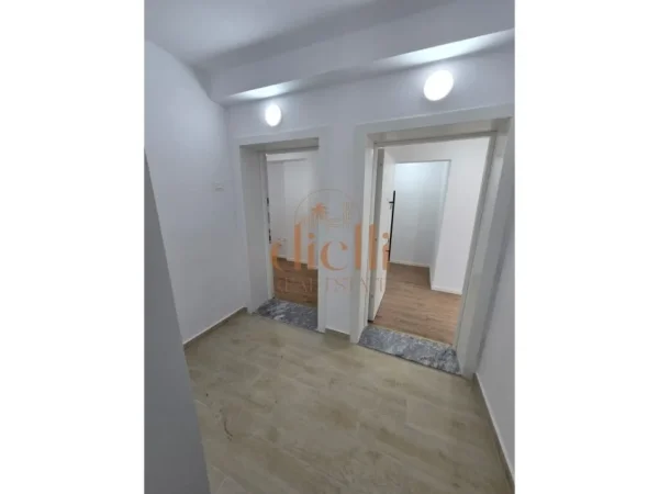 Tirane, shitet apartament 2+1+Ballkon Kati 3, 71 m² 160.000 € (Ambasada Amerikane)