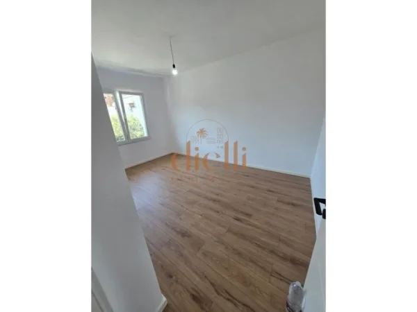 Tirane, shitet apartament 2+1+Ballkon Kati 3, 73 m² 173.000 € (Ambasada Amerikane)
