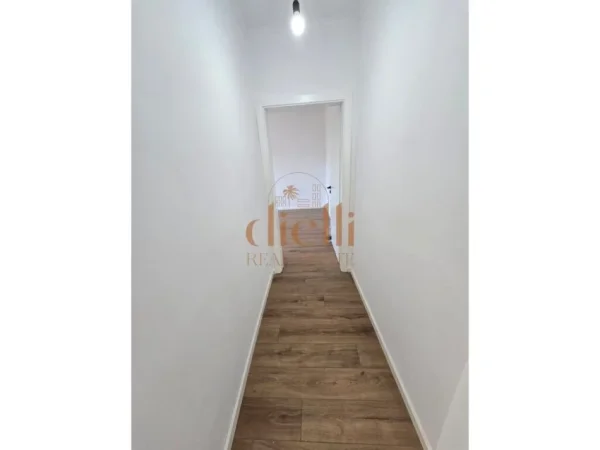 Tirane, shitet apartament 2+1+Ballkon Kati 3, 73 m² 173.000 € (Ambasada Amerikane)