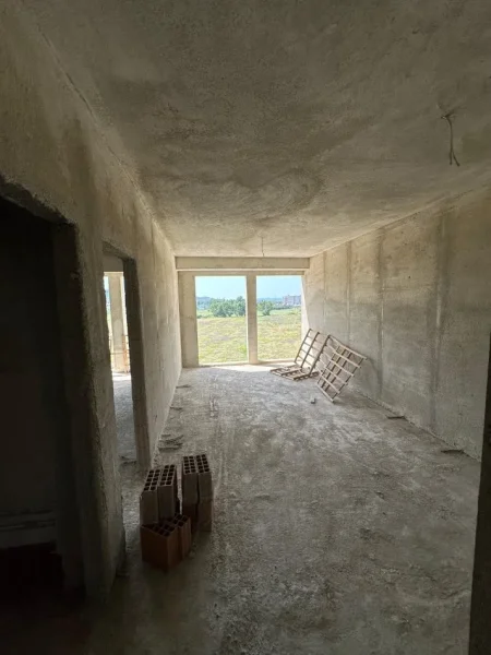 Tirane, shitet apartament 1+1+Ballkon Kati 2, 66 m² 79.000 € (Vila L)
