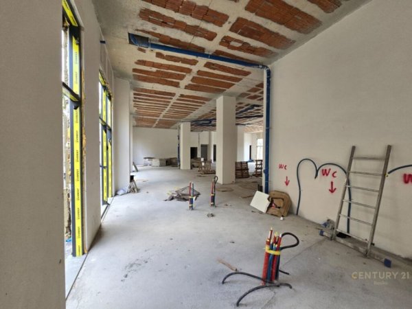 Tirane, shes ambjent biznesi , 618 m² 2.118.025 € (Kopshti Botanik Zoologjik)