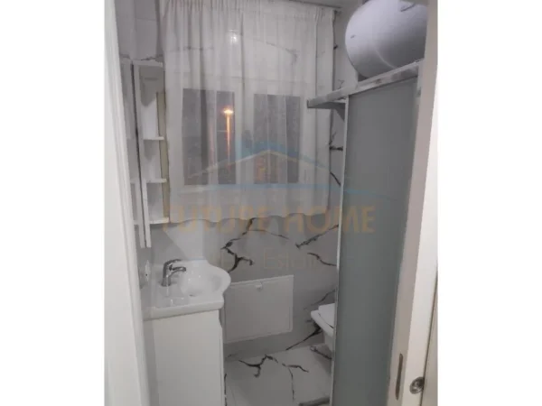 Tirane, jepet me qera apartament 2+1+Ballkon , 75 m² 450 € (Porcelan)