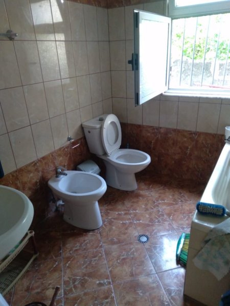 Tirane, jepet me qera apartament 2+1 Kati 1, 80 m² 350 € (DON BOSKO)