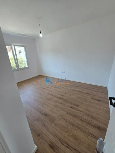 Tirane, shitet apartament 2+1 Kati 3, 73 m² 160.000 € (Rruga e Elbasanit, afer Ambasades Amerikane)