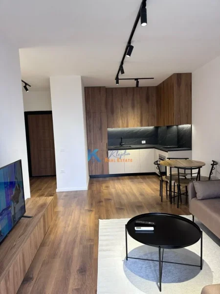 Tirane, jepet me qera apartament 1+1 Kati 2, 65 m² 500 € (Rruga e Dibres, afer Shkolles se Bashkuar)