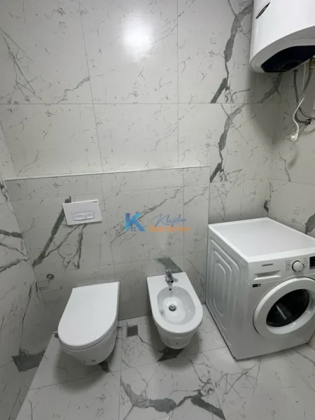 Tirane, jepet me qera apartament 1+1 Kati 2, 65 m² 500 € (Rruga e Dibres, afer Shkolles se Bashkuar)