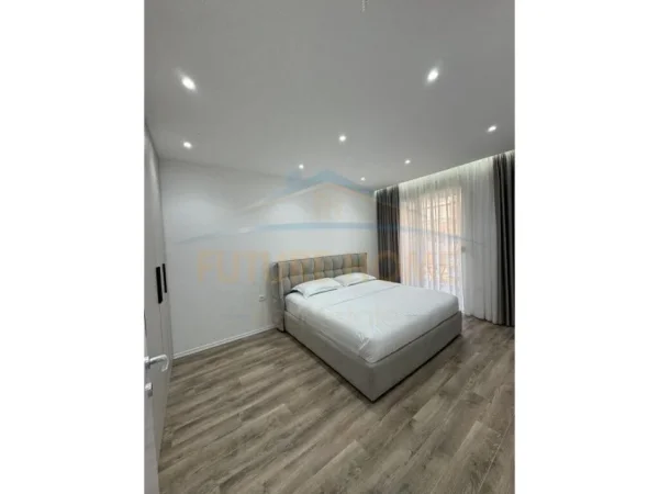 Tirane, jepet me qera apartament 2+1 Kati 2, 70 m² 900 € (Rruga e Bogdaneve)