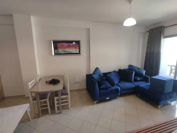 Tirane, jepet me qera apartament 1+1+Ballkon Kati 4, 65 m² 400 € (teodor Keko astir)