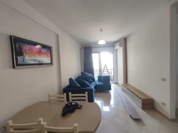 Tirane, jepet me qera apartament 1+1+Ballkon Kati 4, 65 m² 400 € (teodor Keko astir)