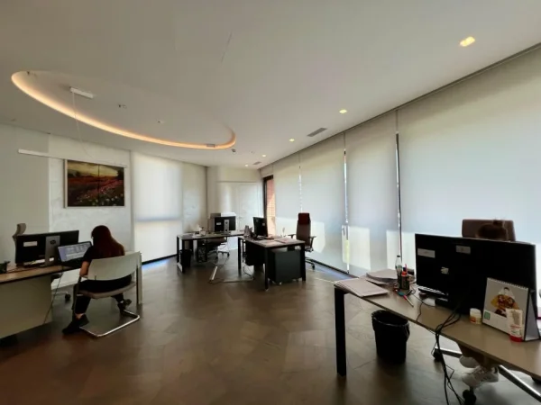 Tirane, shitet ambjent biznesi Kati 6, 245 m² 1.000.000 € (Rruga e Kosovareve)