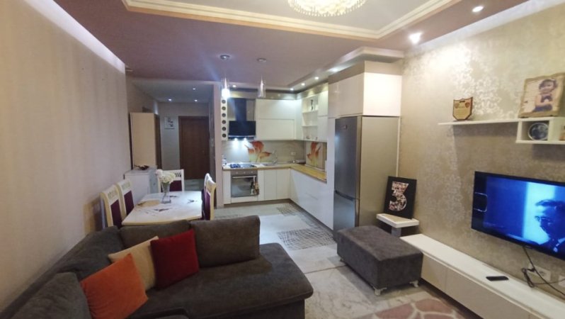 Tirane, jap me qera apartament 2+1+Ballkon Kati 3, 90 m² 500 € (ASTIR)
