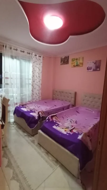 Tirane, jap me qera apartament 2+1+Ballkon Kati 3, 90 m² 500 € (ASTIR)