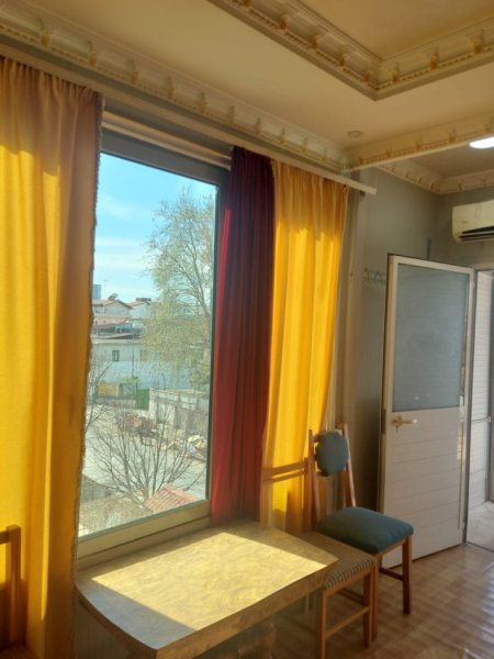 Tirane, jepet me qera garsonier 1+1 Kati 3, 30 m² 200 € (Stacion treni)