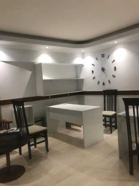 Tirane, jepet me qera zyre Kati 2, 20 m² 400 € (MINE PEZA)