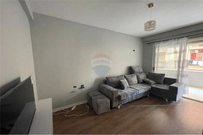 Tirane, jepet me qera apartament 1+1 Kati 3, 60 m² 370 € (Aleksandri i Madh)