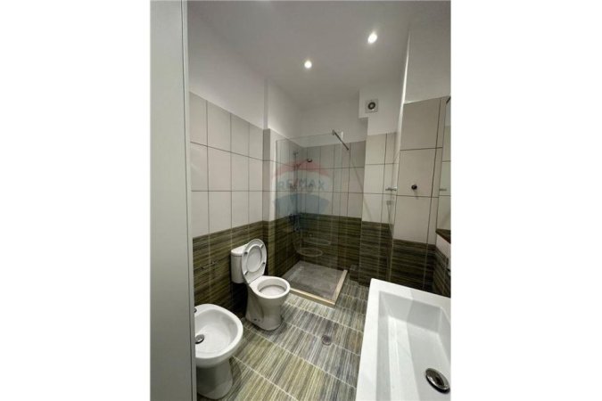 Tirane, jepet me qera apartament 1+1 Kati 1, 55 m² 600 € (Bill Klinton)