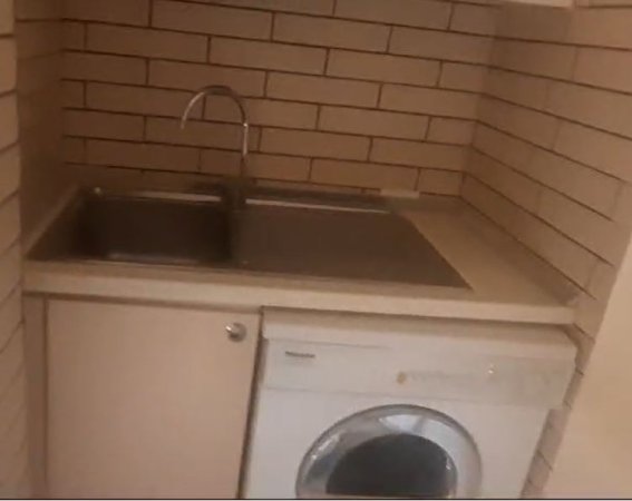 Tirane, jepet me qera apartament 1+1 Kati 2, 67 m² 350 € (Rruga Gjon Mili)