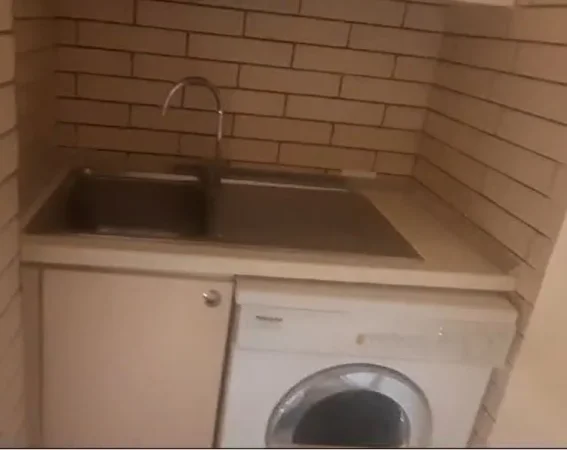 Tirane, jepet me qera apartament 1+1 Kati 2, 67 m² 350 € (Rruga Gjon Mili)
