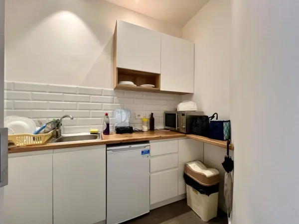 Tirane, shitet ambjent biznesi Kati 6, 245 m² 949900 € (Rruga Kosovareve)