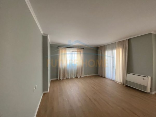 Tirane, jepet me qera apartament 2+1+2 Kati 8, 155 m² 1.200 € (Rruga e Durrësit)