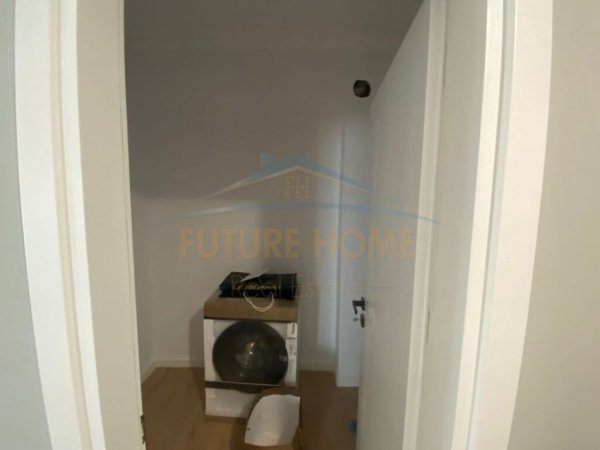 Tirane, jepet me qera apartament 2+1+2 Kati 8, 155 m² 1.200 € (Rruga e Durrësit)