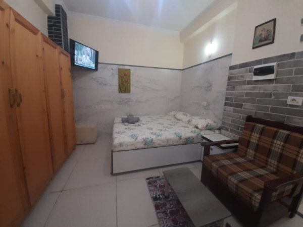 Tirane, jepet me qera garsonier 1+1 Kati 1, 45 m² 300 € (Rruga Gjon Mili)