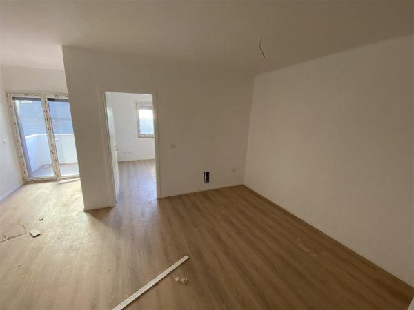 Tirane, jepet me qera apartament 1+1+Ballkon Kati 2, 60 m² 350 € (KODRA E DIELLIT 1)