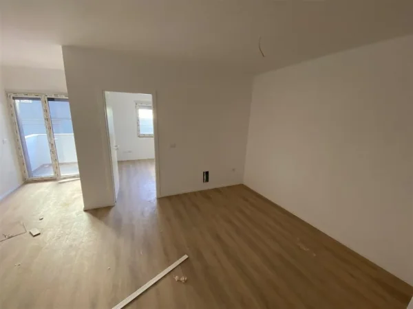 Tirane, jepet me qera apartament 1+1+Ballkon Kati 2, 60 m² 350 € (KODRA E DIELLIT 1)