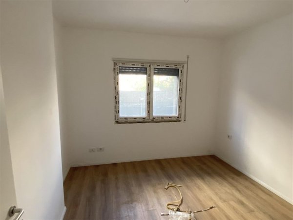 Tirane, jepet me qera apartament 1+1+Ballkon Kati 2, 60 m² 350 € (KODRA E DIELLIT 1)