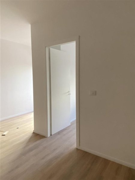 Tirane, jepet me qera apartament 1+1+Ballkon Kati 2, 60 m² 350 € (KODRA E DIELLIT 1)