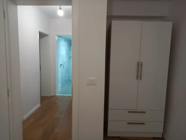 Tirane, jepet me qera apartament 2+1+Ballkon Kati 3, 80 m² 600 € (Rruga Asim Vokshi , perballe harry fultz)