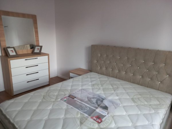 Tirane, jepet me qera apartament 2+1+Ballkon Kati 3, 80 m² 600 € (Rruga Asim Vokshi , perballe harry fultz)