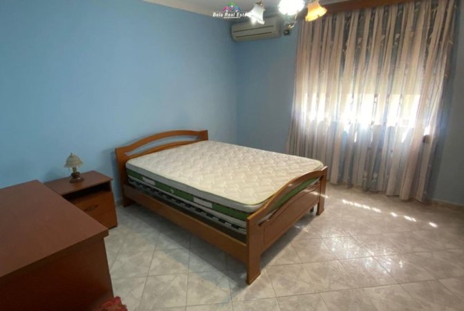 Tirane, jepet me qera apartament 2+1 Kati 5, 90 m² 500 € (medreseja)