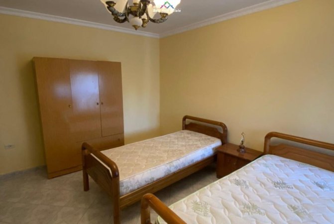 Tirane, jepet me qera apartament 2+1 Kati 5, 90 m² 500 € (medreseja)