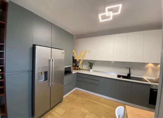 Tirane, shitet apartament 3+1+Ballkon Kati 9, 153 m² 244.800 € (ISH-FUSHA E AVIACIONIT)