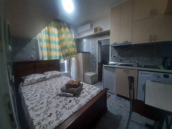 Tirane, jepet me qera garsonier 1+1 Kati 2, 45 m² 299 € (Rruga Gjon Mili)