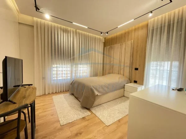 Tirane, shitet apartament 2+1 Kati 6, 116 m² 330000 € (Rruga Hoxha Tahsim)