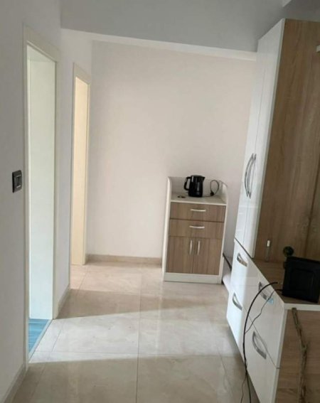 Tirane, jepet me qera zyre Kati 2, 70 m² 450 Euro (TE PIAZZA)