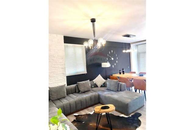 Tirane, jepet me qera apartament 2+1 Kati 5, 120 m² 850 Euro (KOMUNA PARISIT)