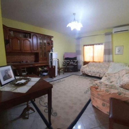 Tirane, jepet me qera shtepi 3+1+BLK Kati 3, 250 m² 900 Euro (Rruga ''Sotir Cacci'')