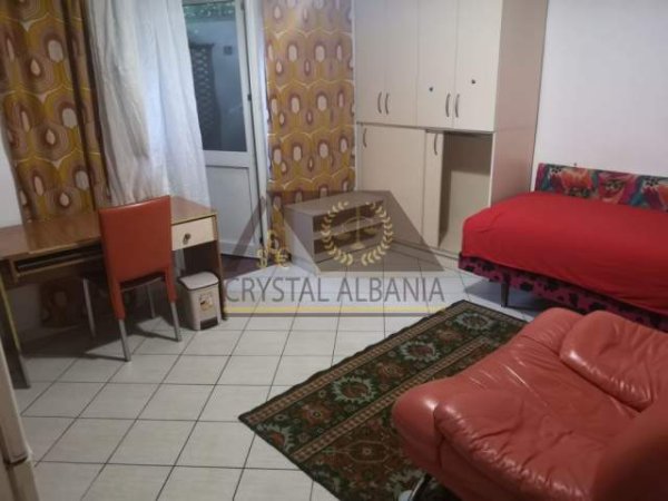 Tirane, jepet me qera garsonier 30 m² 20.000 Leke ("Zonja e Keshillit te Mire")